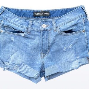 Express distressed Jean shorts denim size 4